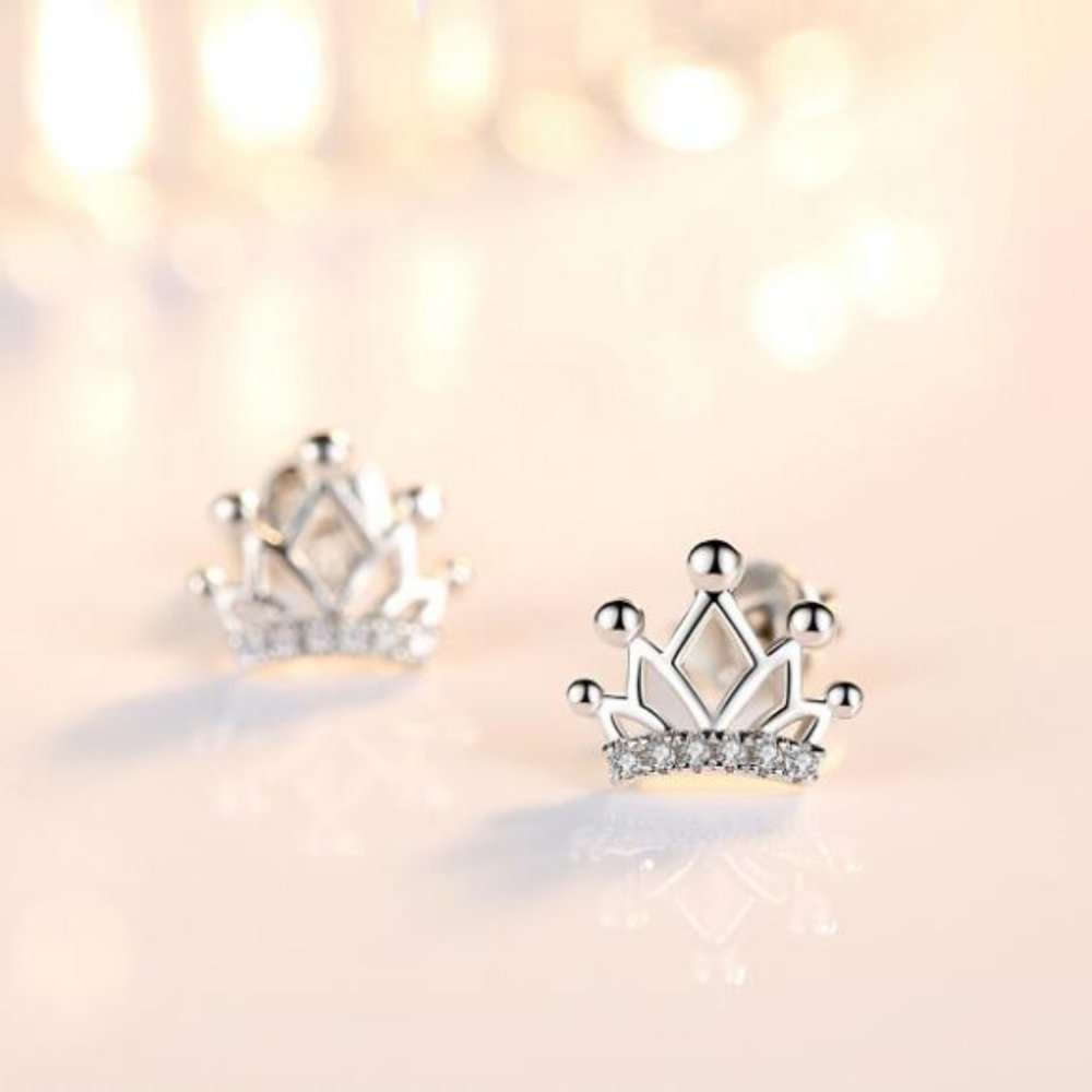 *NEW 925 Sterling Silver Diamond Crown Earrings - Picture 4 of 7